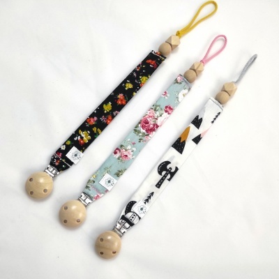 Prende-chupetas Mayra