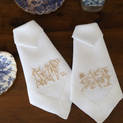 Conjunto de 4 GUARDANAPOs MONOGRAMA 1  ou 2 LETRAs COM FOLHAS