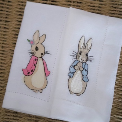Conjunto de 4 Guardanapos Peter Rabbit ou Flopsy Rabbit