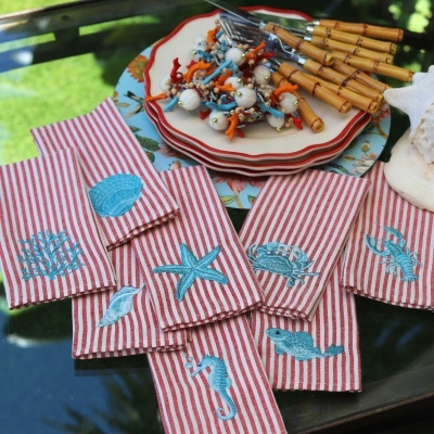 Conjunto de 8 Guardanapos Riscas e Bordado Mar
