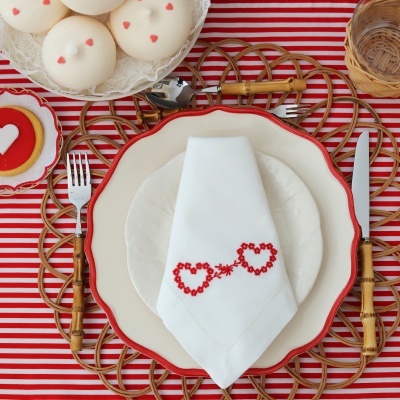 Conjunto de 4 Guardanapos 2 Corações com Flores