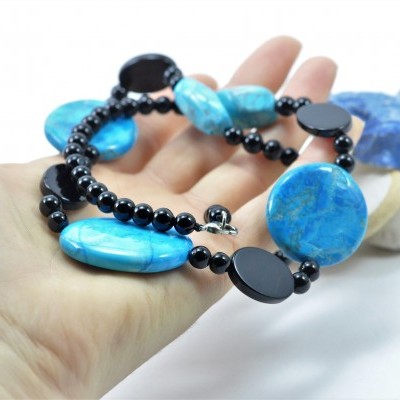 Colar de pedras Howlita Azul (Turquesa) e Ónix Colar de pedras Howlita Azul (Turquesa) e Ónix