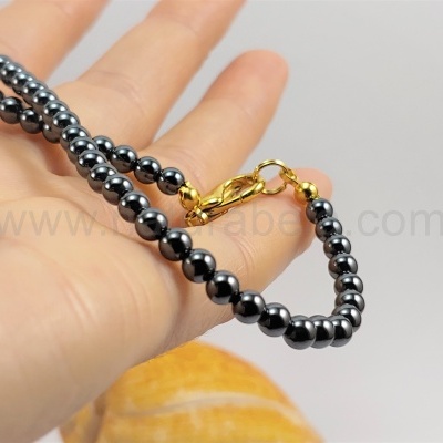 Colar em Hematite bolas 4mm
