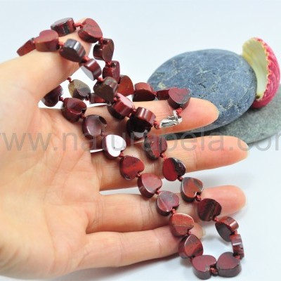 Colar Corações de Jaspe Vermelho Colar Corações de Jaspe Vermelho