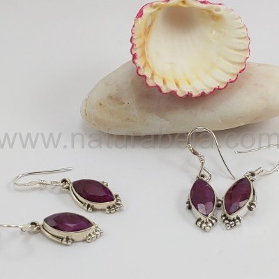 Brincos em Prata com Rubi facetado Brincos em Prata com Rubi facetado