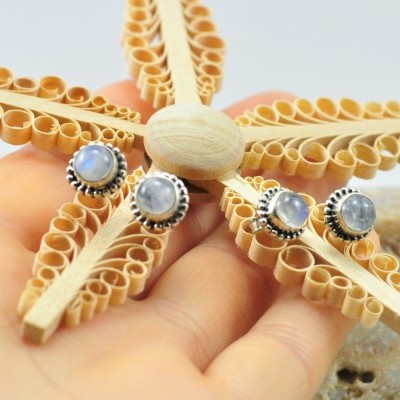 Brincos em Prata com Pedra da Lua Brincos em Prata com Pedra da Lua