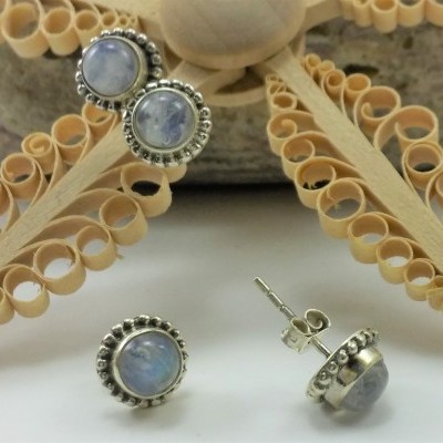 Brincos em Prata com Pedra da Lua Brincos em Prata com Pedra da Lua