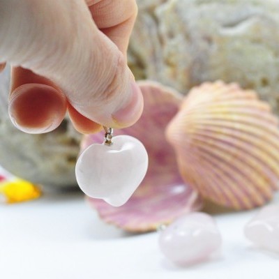 Pendente coração de quartzo rosa