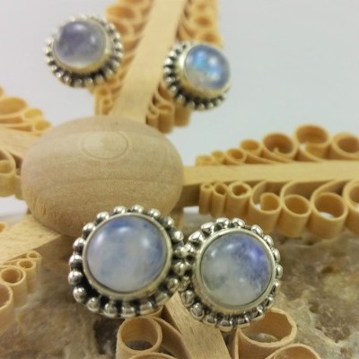 Brincos em Prata com Pedra da Lua Brincos em Prata com Pedra da Lua