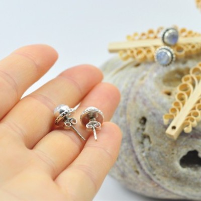 Brincos em Prata com Pedra da Lua Brincos em Prata com Pedra da Lua