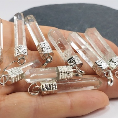 Pendente Ponta Facetada de Quartzo Cristal Pendente Ponta Facetada de Quartzo Cristal