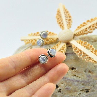 Brincos em Prata com Pedra da Lua Brincos em Prata com Pedra da Lua