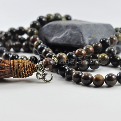 Mala Budista de Pedra Olho de Falcão 8mm - Terço Tibetano OM Mala Budista de Pedra Olho de Falcão 8mm - Terço Tibetano OM