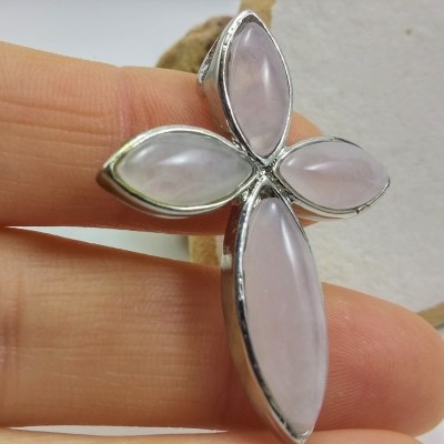 Pendente Cruz com Quartzo Rosa Pendente Cruz com Quartzo Rosa