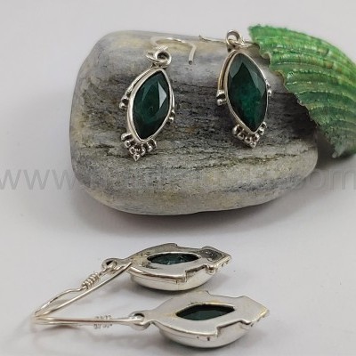 Brincos em Prata com Esmeralda facetada Brincos em Prata com Esmeralda facetada