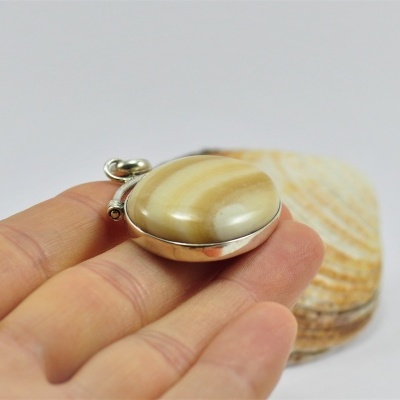 Pendente em prata arco de Ágata Rendada Pendente em prata arco de Ágata Rendada