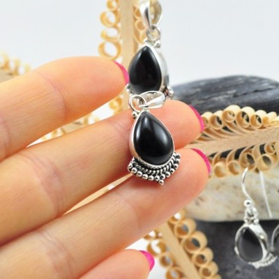 Pendente lágrima em Prata com ONIX Pendente lágrima em Prata com ONIX