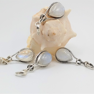 Pendente em Prata Pedra da Lua gota