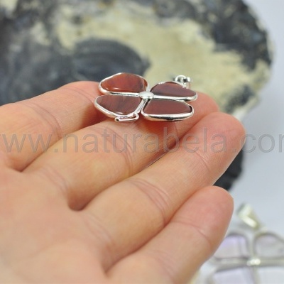 Trevo com banho prata com 4 Ágatas Trevo com banho prata com 4 Ágatas