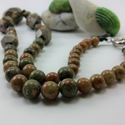 Colar de Unakita e Jaspe Colar de Unakita e Jaspe