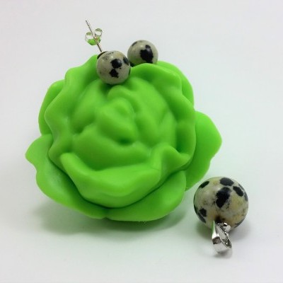 Conjunto Pendente e Brincos em Pedras Naturais Jaspe Dálmata Conjunto Pendente e Brincos em Pedras Naturais Jaspe Dálmata