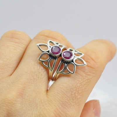 Anel em Prata Rubi modelo "Rainha" Anel em Prata Rubi modelo "Rainha"