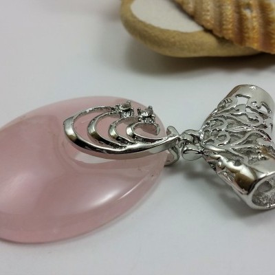 Pendente de quartzo rosa com cilindro filigrana Pendente de quartzo rosa com cilindro filigrana