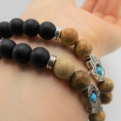 Pulseira pedra bian, jaspe paisagem e Mão de Fatima (Hamsá)
