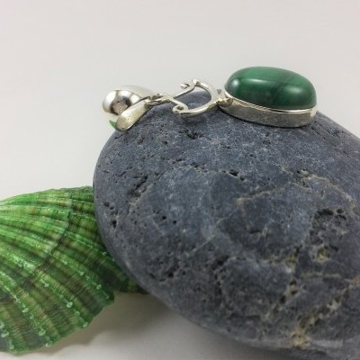 Pendente em Prata com Malaquita "Modelo Arpa" Pendente em Prata com Malaquita "Modelo Arpa"