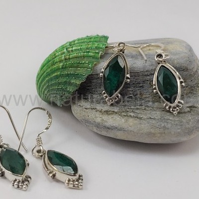 Brincos em Prata com Esmeralda facetada Brincos em Prata com Esmeralda facetada
