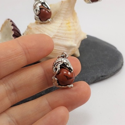 Pendente do signo Carneiro com bola Pendente do signo Carneiro com bola