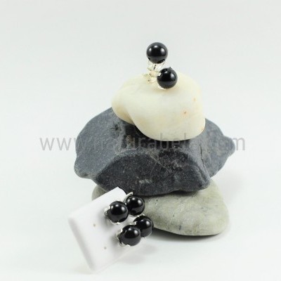 Brincos em prata com Bola 8mm de Turmalina Negra GARRA Brincos em prata com Bola 8mm de Turmalina Negra GARRA