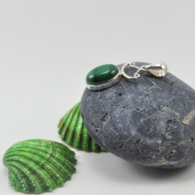 Pendente em Prata com Malaquita "Modelo Arpa" Pendente em Prata com Malaquita "Modelo Arpa"