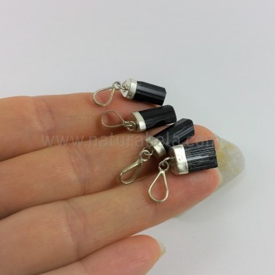 Pendente em Prata Turmalina Negra em Bruto (pequeno) Pendente em Prata Turmalina Negra em Bruto (pequeno)