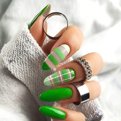 VERNIZ&#x20;GEL&#x20;VICTORIA&#x20;VYNN&#x20;SALON&#x20;NO.&#x20;221&#x20;&#x2013;&#x20;Green&#x20;Grass&#x20;8ML