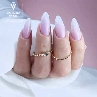 Victoria&#x20;Vynn&#x20;Pure&#x20;193&#x20;&#x2013;&#x20;Fresh&#x20;Peony&#x20;8ML