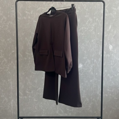 Confy Kim em castanho