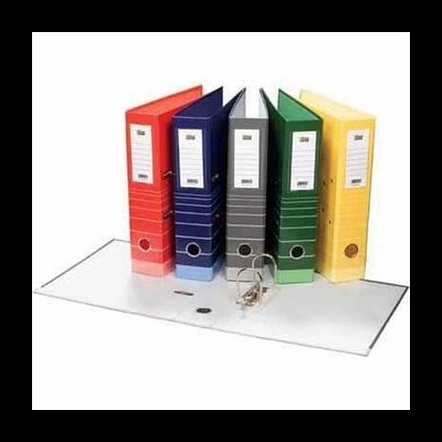 Cinco arquivos de argolas coloridos com etiquetas, um aberto à frente