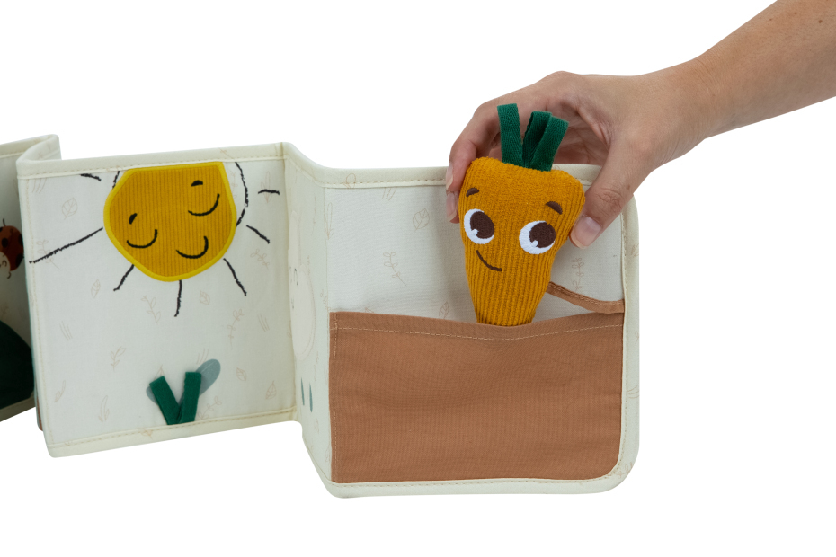 Tiny Love Primeiro livro frente e verso Garden