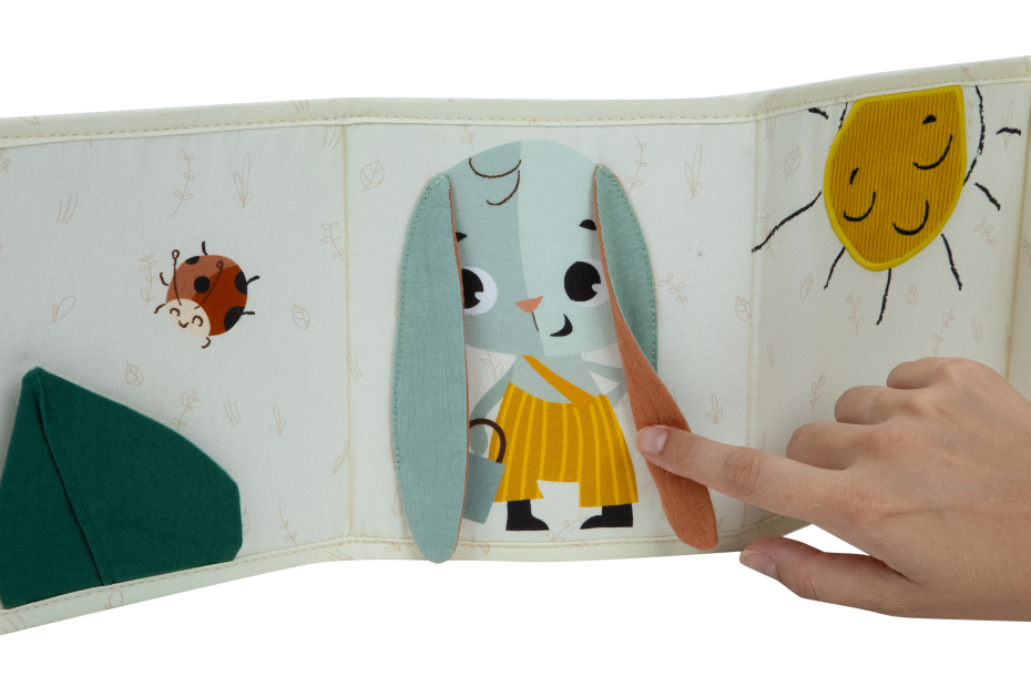 Tiny Love Primeiro livro frente e verso Garden