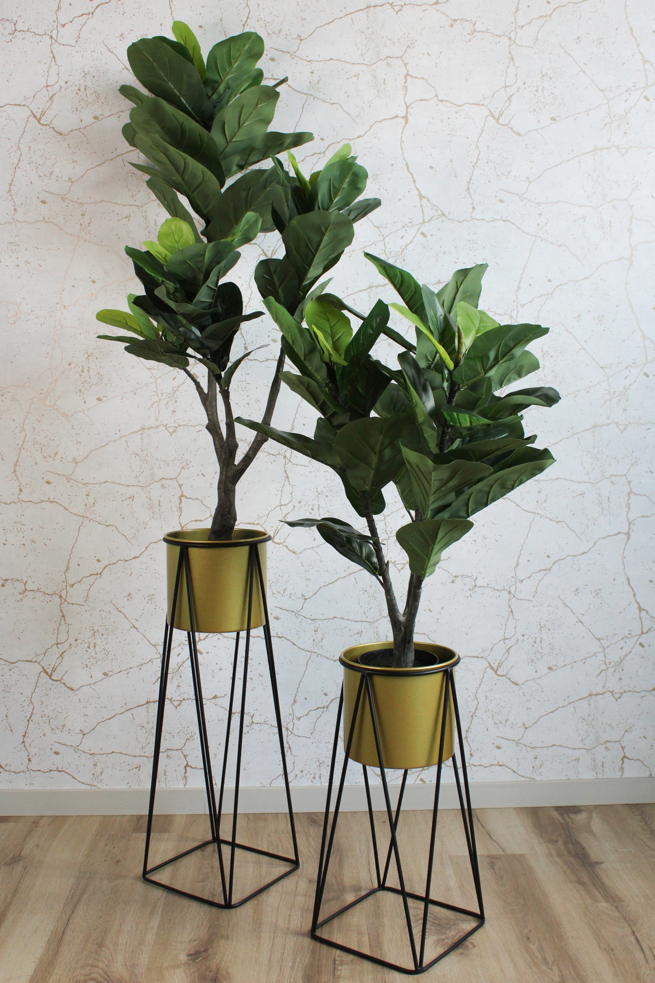 Floreira Preta e Dourada