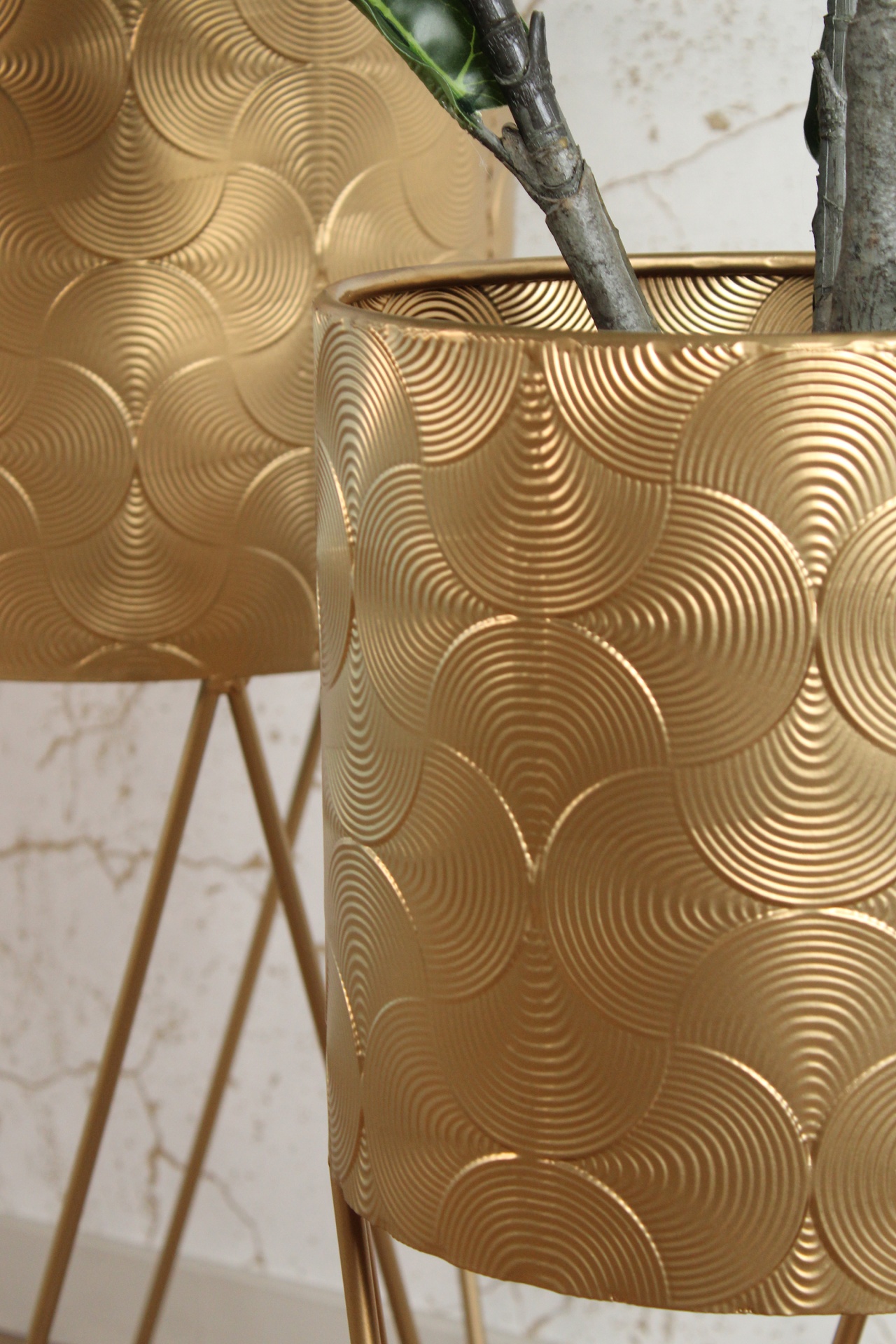 Floreira metal dourada