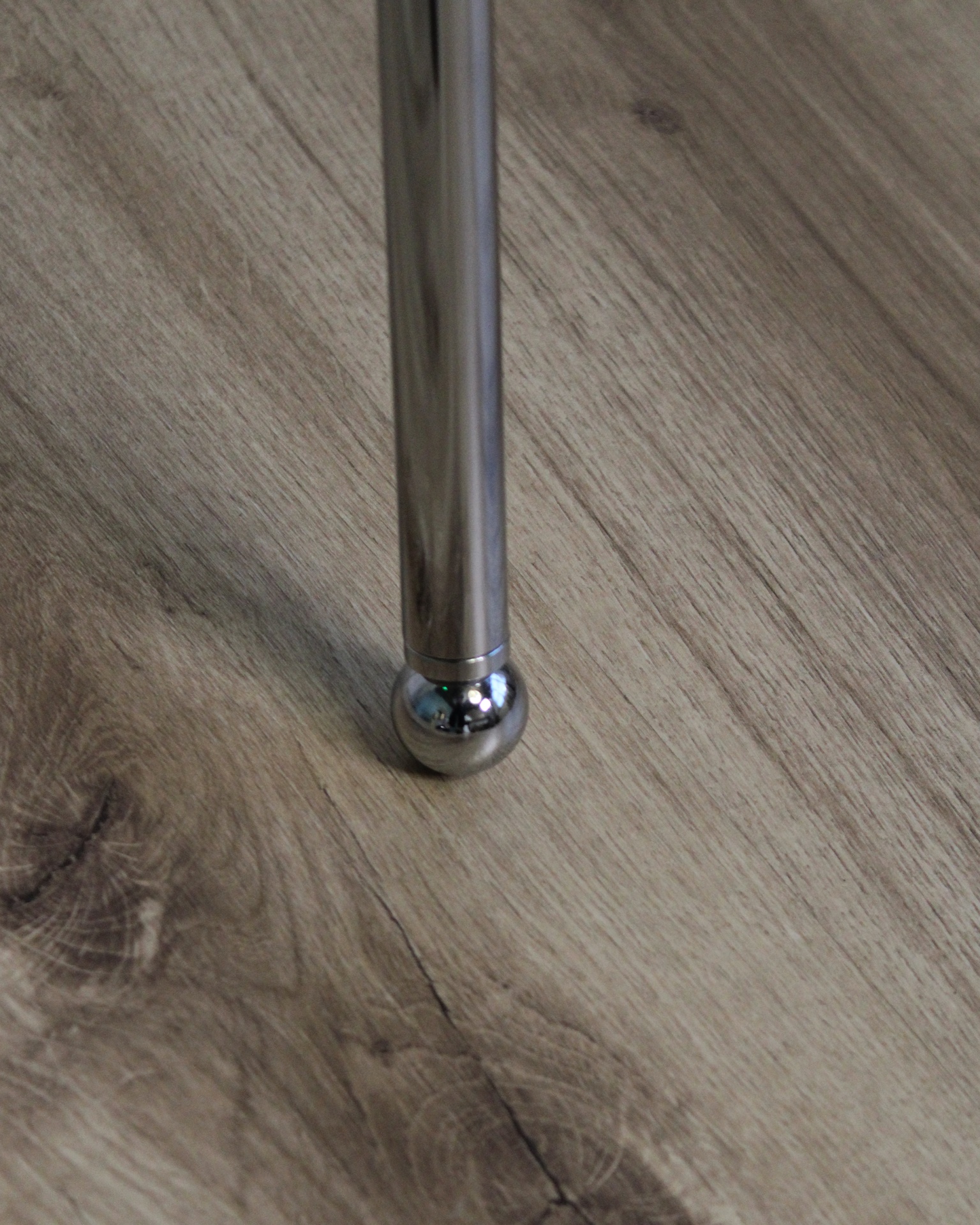 Base de chão Tripé Prateado