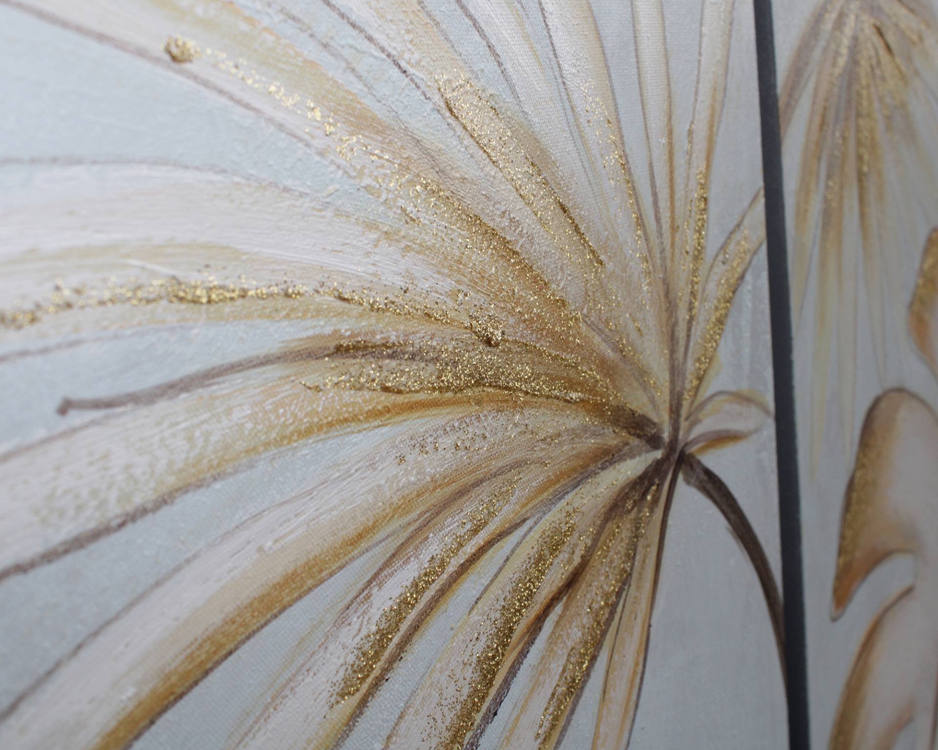 Tela azul com folhas tropicais