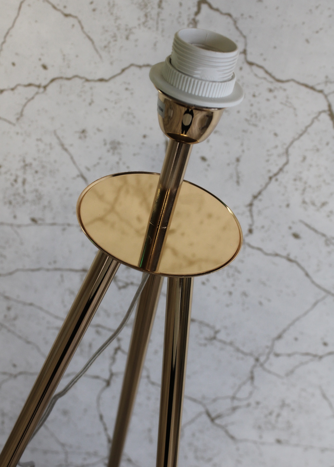 Base de chão Tripé Dourado