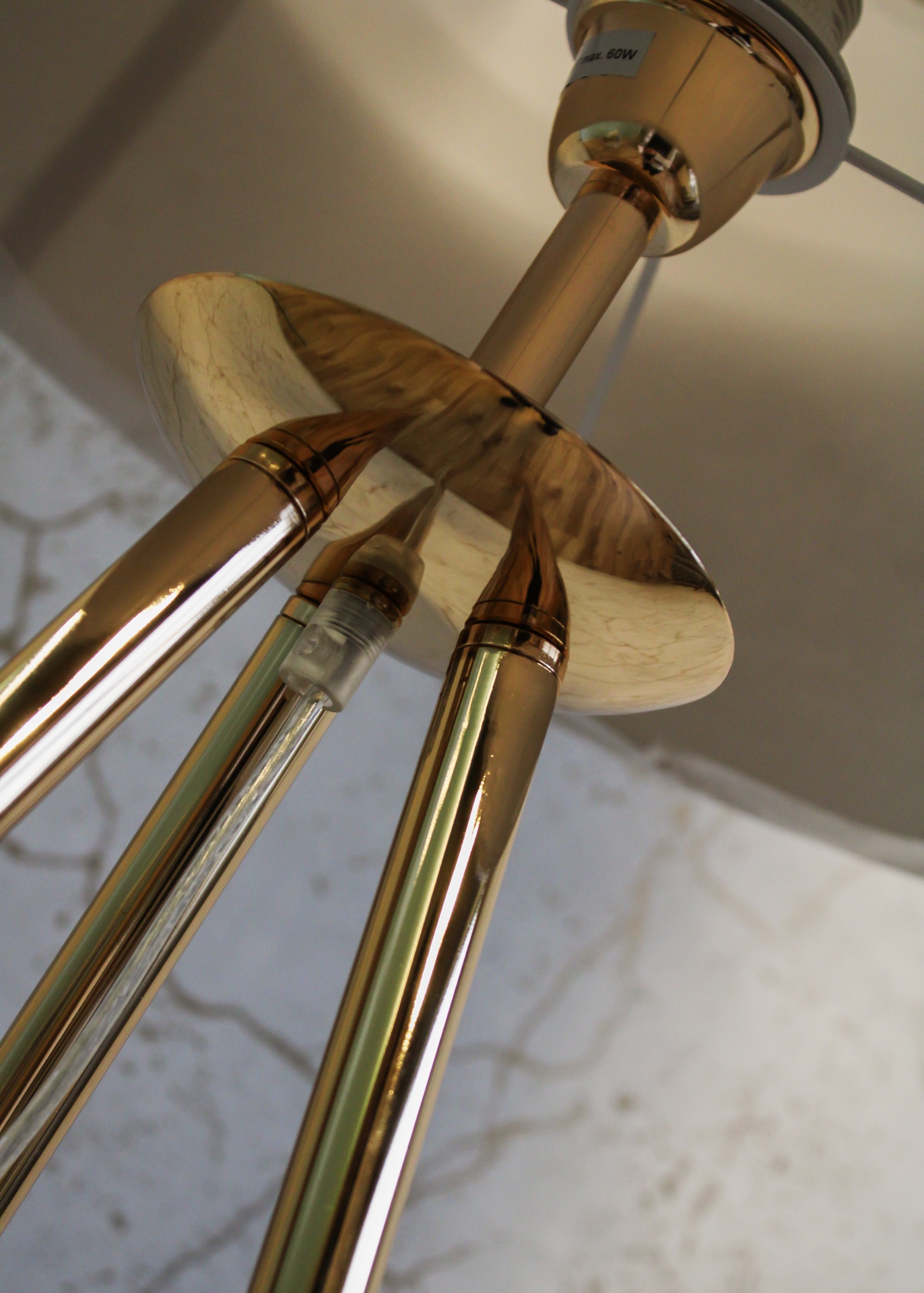 Base de chão Tripé Dourado