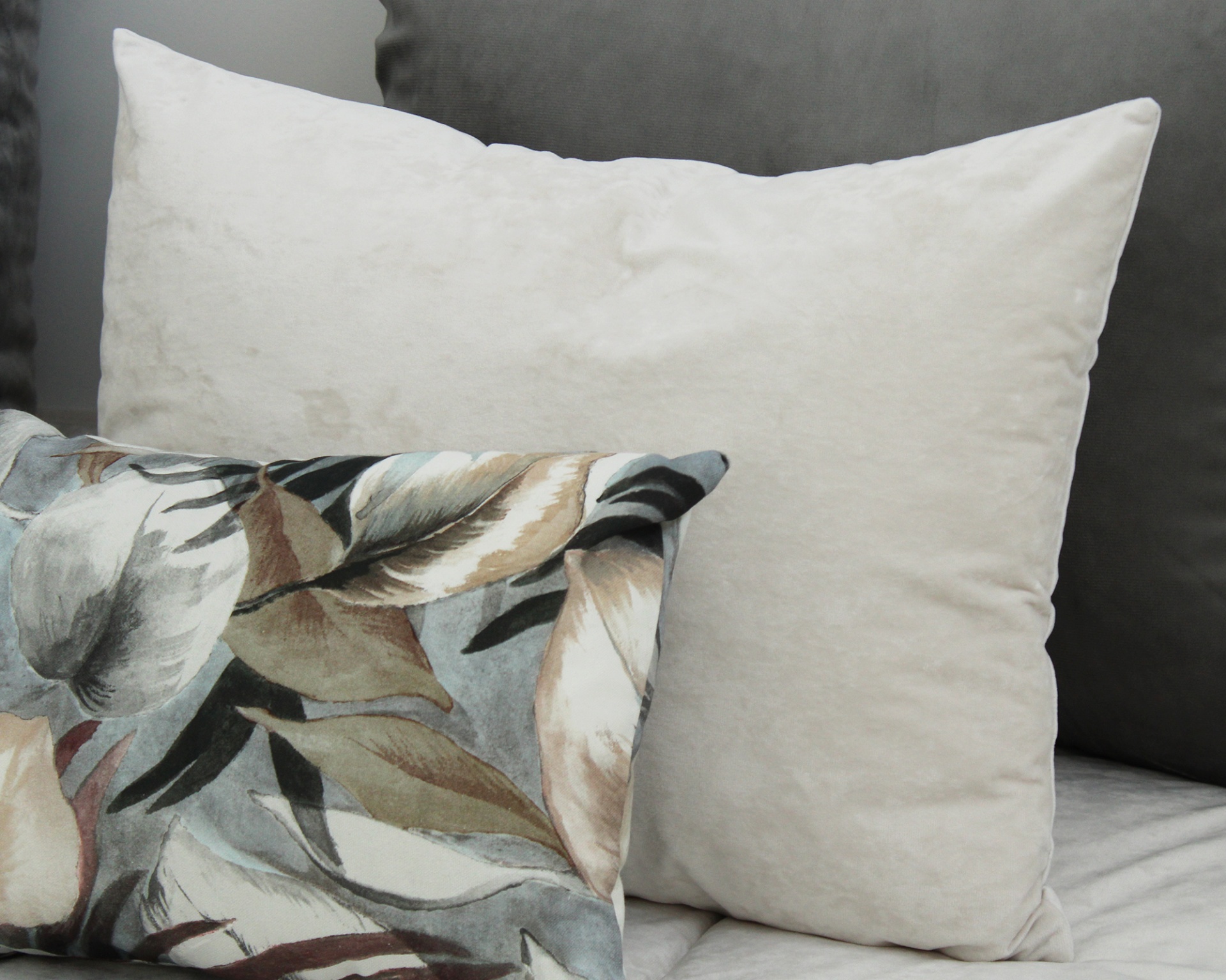 Tapa pés CNapoles_Virgo Cinza