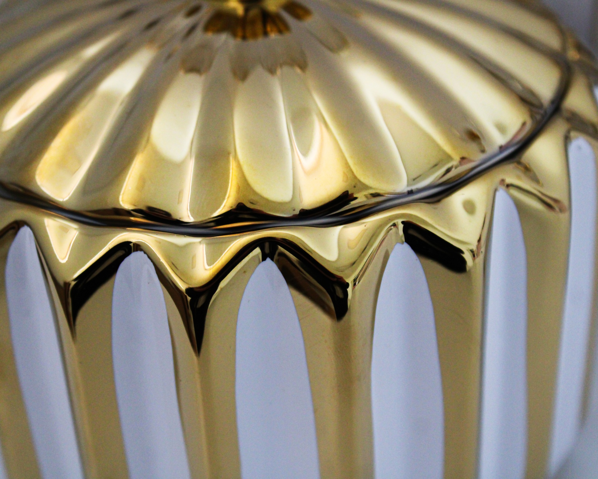 Potes Decorativos com tampa dourada e "cristal"