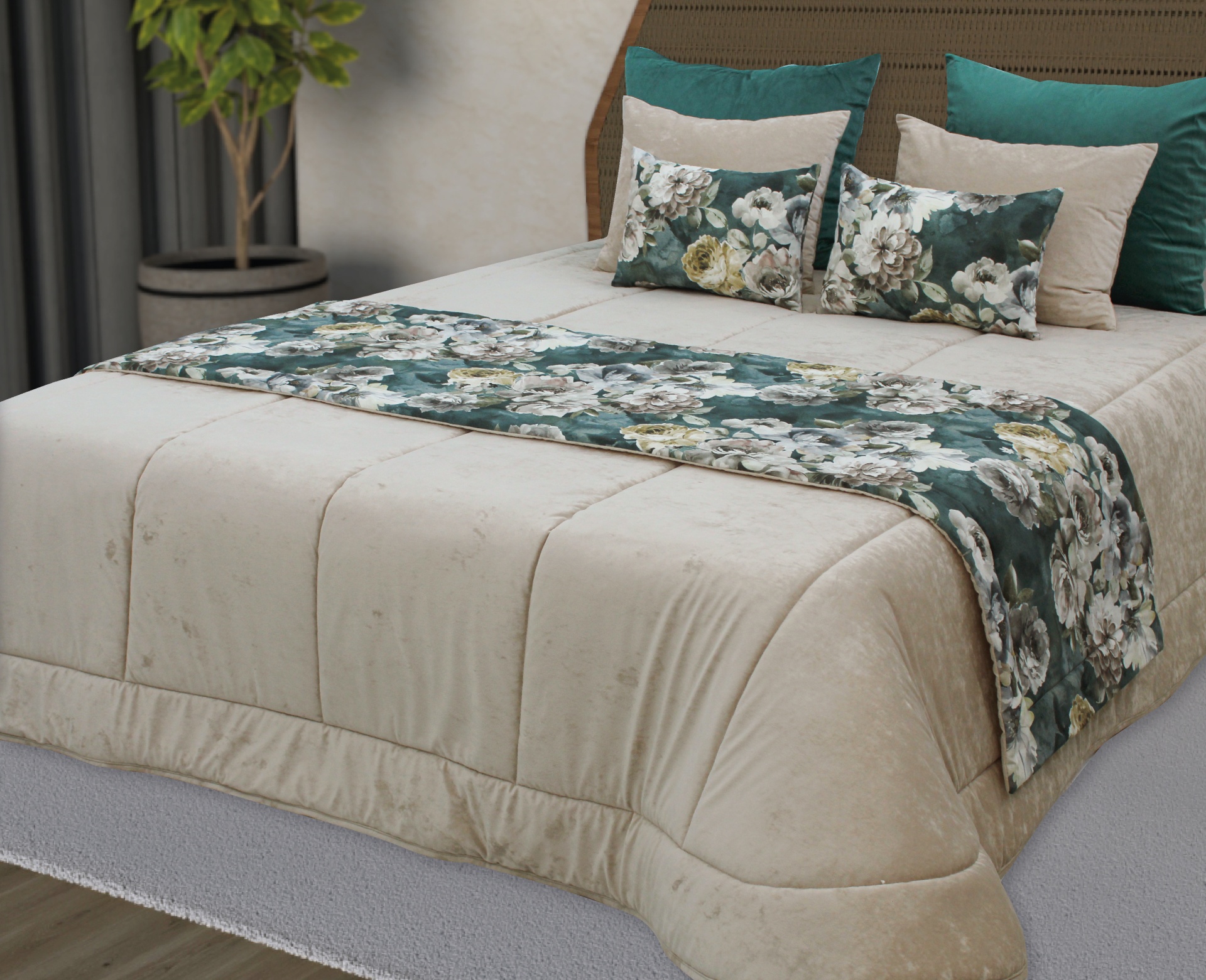 Cama com edredão bege e passadeira floral verde e branco