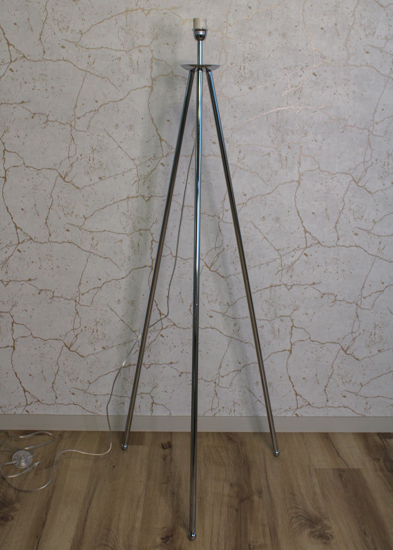 Base de chão Tripé Prateado